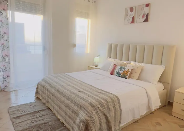 Lunasol Seaside 公寓式酒店 Durrës