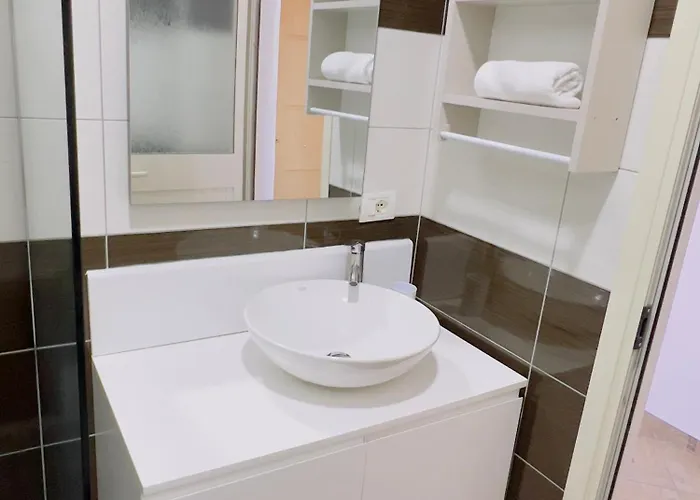 Lunasol Seaside 公寓式酒店 Durrës